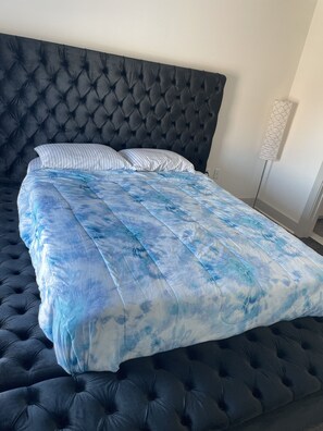 2 室のベッドルーム、アイロン / アイロン台、WiFi、ベッドシーツ