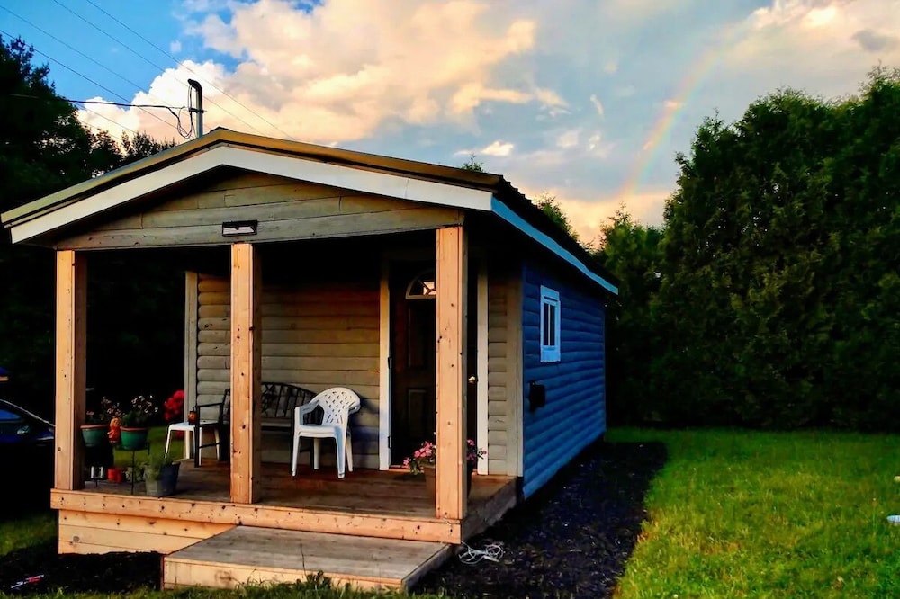 CozyCabin:A true tiny house mins from Cook’s Forest & Allegheny National Forest!