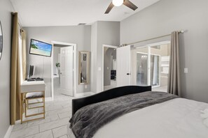 4 bedrooms, desk, iron/ironing board, free WiFi - 2.5 miles to Disney-Heated pool, 4bed, 3bath Villa (Four Corners)
