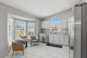 Interior - 2.5 miles to Disney-Heated pool, 4bed, 3bath Villa (Four Corners)