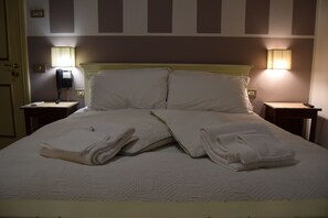 Traditional Double Room | Hypo-allergenic bedding, down comforters, desk, free WiFi - Hotel Rosalba (Perugia)