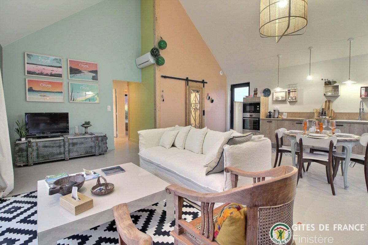 House 300m from the beach! Many nautical activities nearby