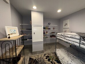 2 Schlafzimmer, Schreibtisch, Bügeleisen/Bügelbrett, kostenloses WLAN