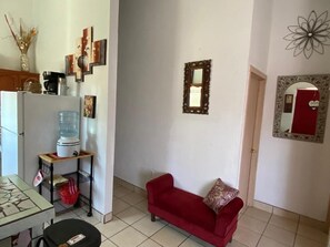 Televisor de 32 polzades amb canals digitals, Netflix i joguines