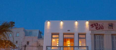 Façade de l’hébergement - soirée/nuit