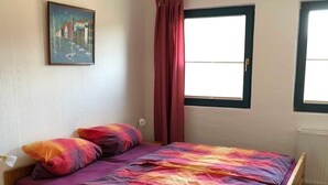 2 Schlafzimmer, Reisekinderbett, WLAN, Bettwäsche