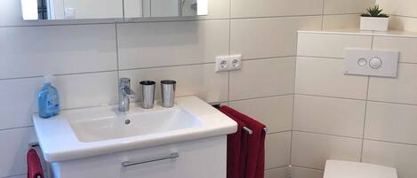 Shower, towels