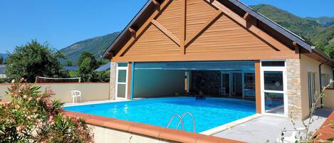 室内游泳池,室外游泳池