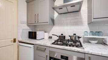 Apartment | Private kitchen | Fridge, microwave, oven, stovetop