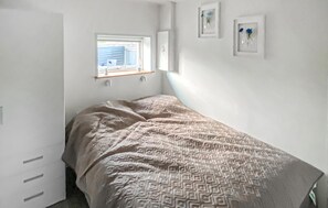 1 bedroom - 2 bedroom amazing home in Væggerløse (Vaeggerlose)