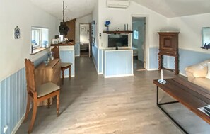 TV - 2 bedroom amazing home in Væggerløse (Vaeggerlose)