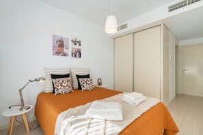 2 soverom, strykejern/-brett, wi-fi (inkludert) og sengetøy