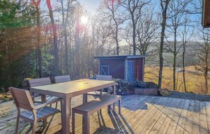Outdoor dining - Beautiful home in Yngered with WiFi (Yngered)
