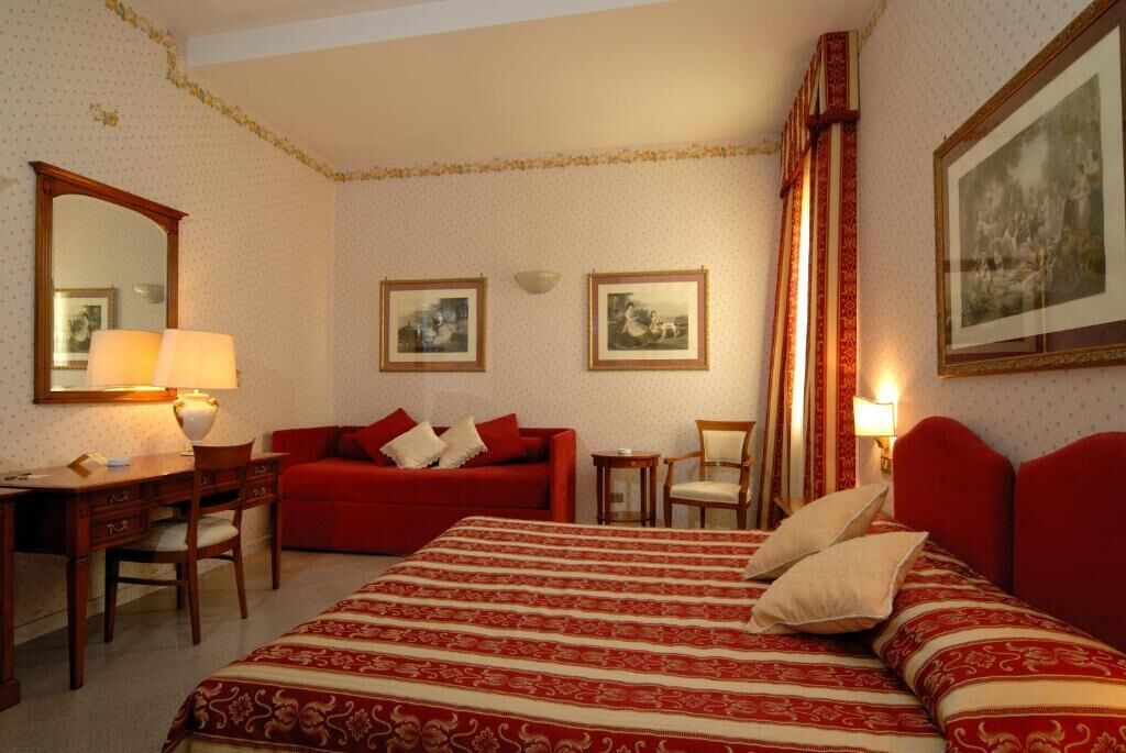 ميني بار وخزنة داخل الغرفة ومكواة/لوح كي وواي فاي مجانًا