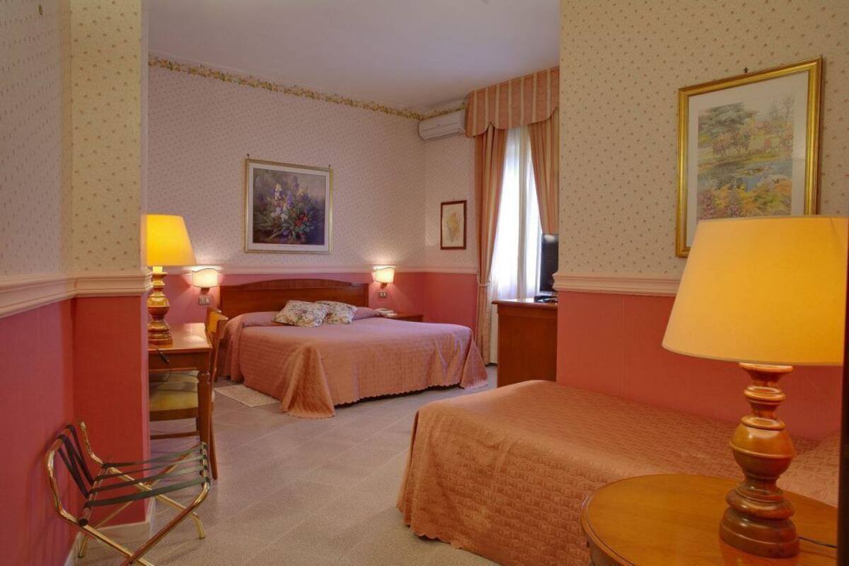 Minibar, in-room safe, iron/ironing board (on request), WiFi (free)