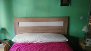 1 bedroom, iron/ironing board, travel cot, free WiFi