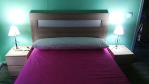 1 chambre, fer et planche à repasser, lit parapluie, Wi-Fi gratuit