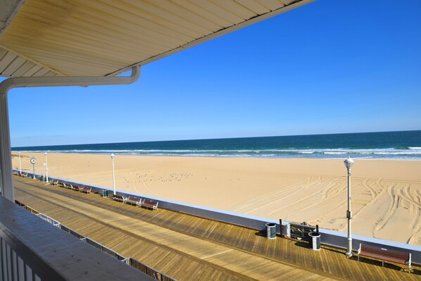 On the beach - Alameda 6-Oceanfront 25th St, W/D, AC, WIFI (Ocean City)