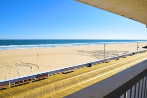 On the beach - Alameda 6-Oceanfront 25th St, W/D, AC, WIFI (Ocean City)