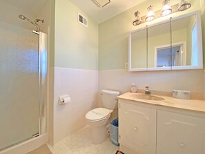 Bathroom - Alameda 5-Oceanfront 25th St, W/D, AC, WIFI (Ocean City)