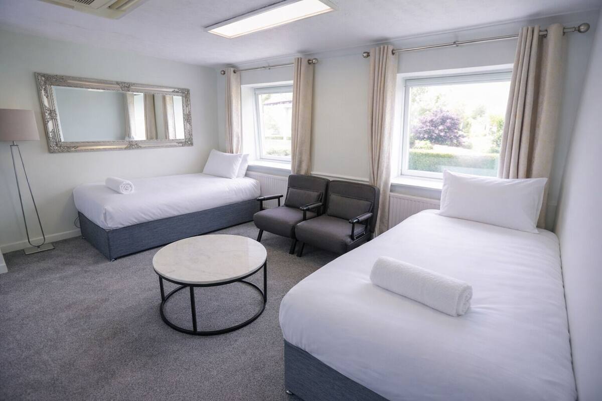 Quadruple Room with Sofa Bed | 書桌、筆電工作空間、隔音、熨斗/熨衣板