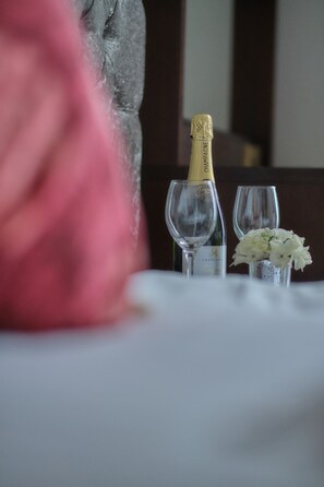 Standaard tweepersoonskamer | Dineren op de kamer