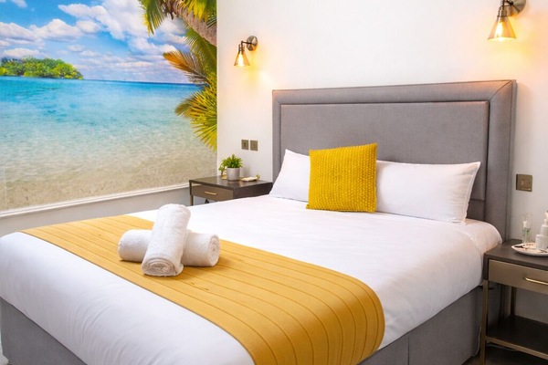 Economy Double Room | Individually decorated, individually furnished, desk, laptop workspace