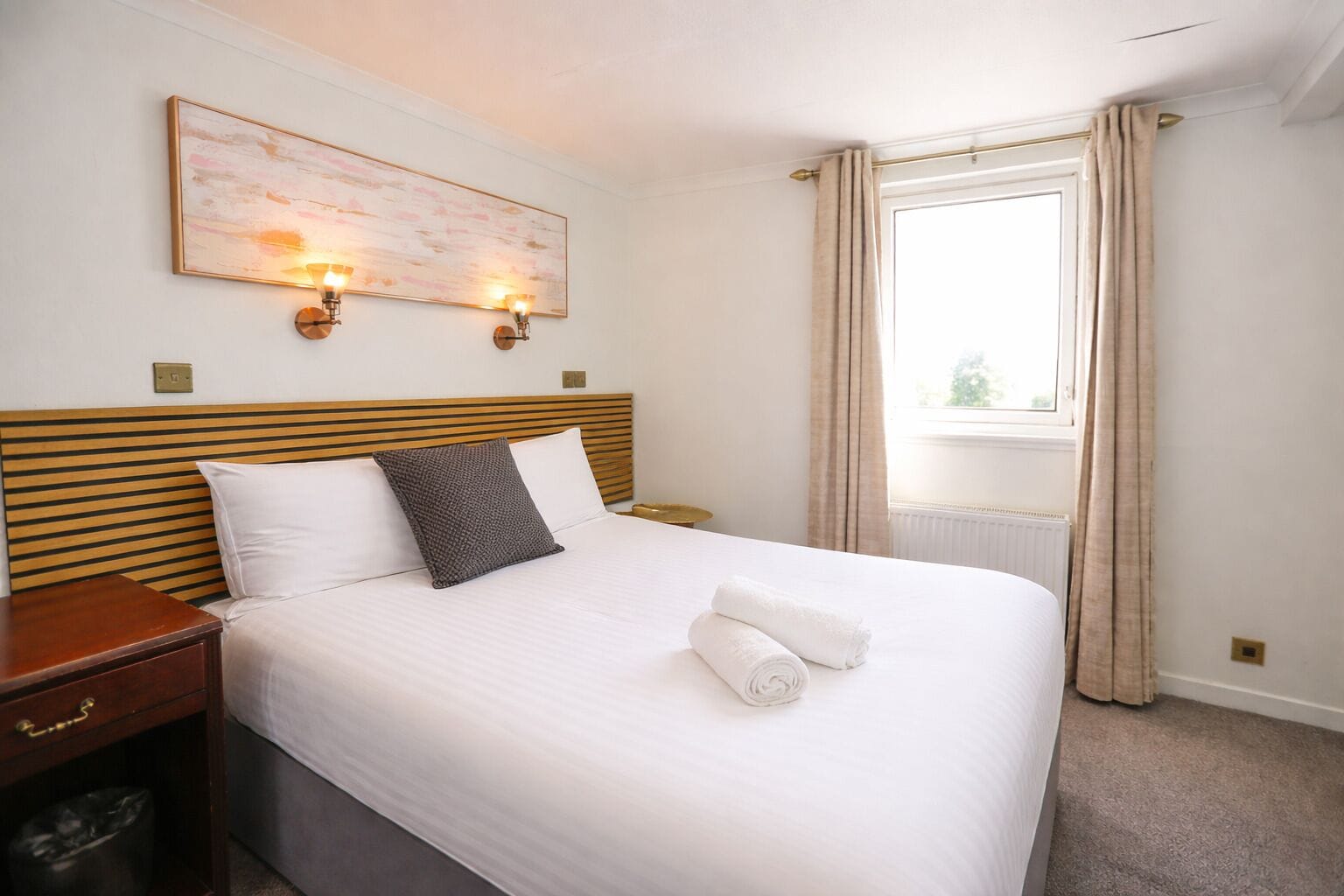 Economy Double Room | Individually decorated, individually furnished, desk, laptop workspace