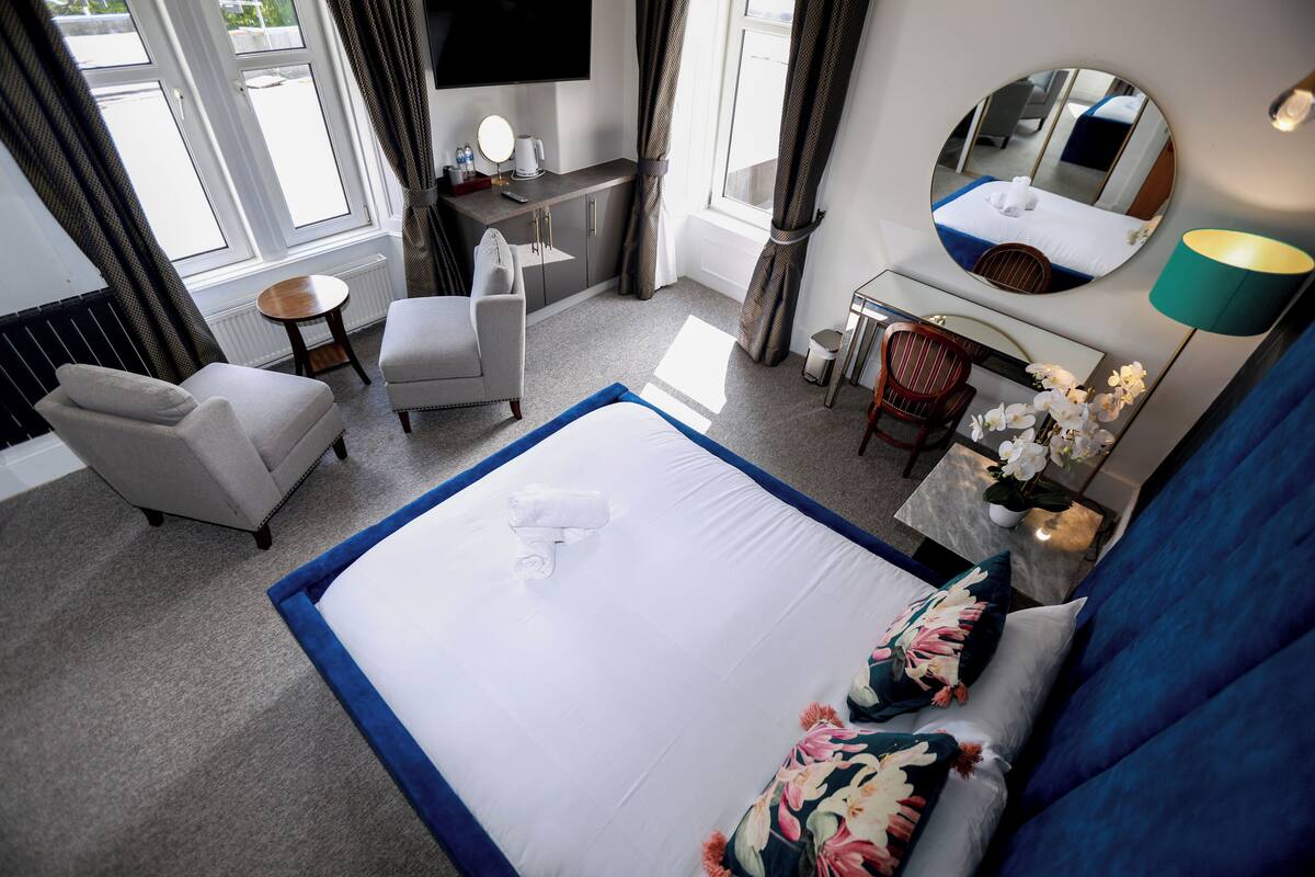 Lovat Signature Room | 書桌、筆電工作空間、隔音、熨斗/熨衣板