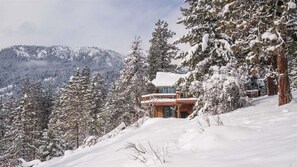 Exterior - Secluded Custom Log Home with Intoxicating Views (Leavenworth)