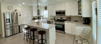 Peaceful Oasis LongTerm Stays Historic Downtown Georgetown Square Gorgeous Cozy 