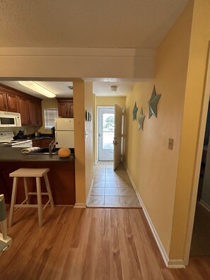 Fridge, microwave, oven, stovetop - Island Winds 102 by Alicia Hollis Rentals Across the beach (FORT WALTON BEACH)