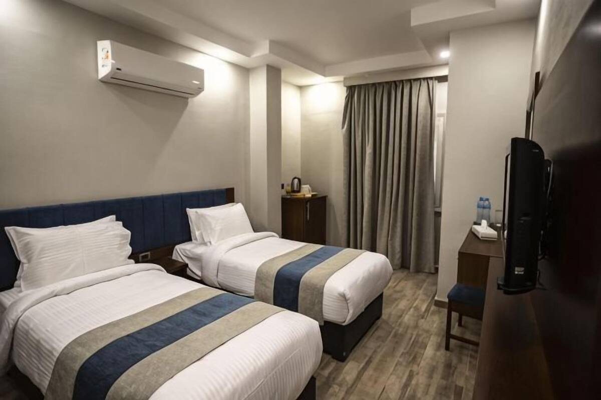 Minibar, WiFi (free), bed sheets