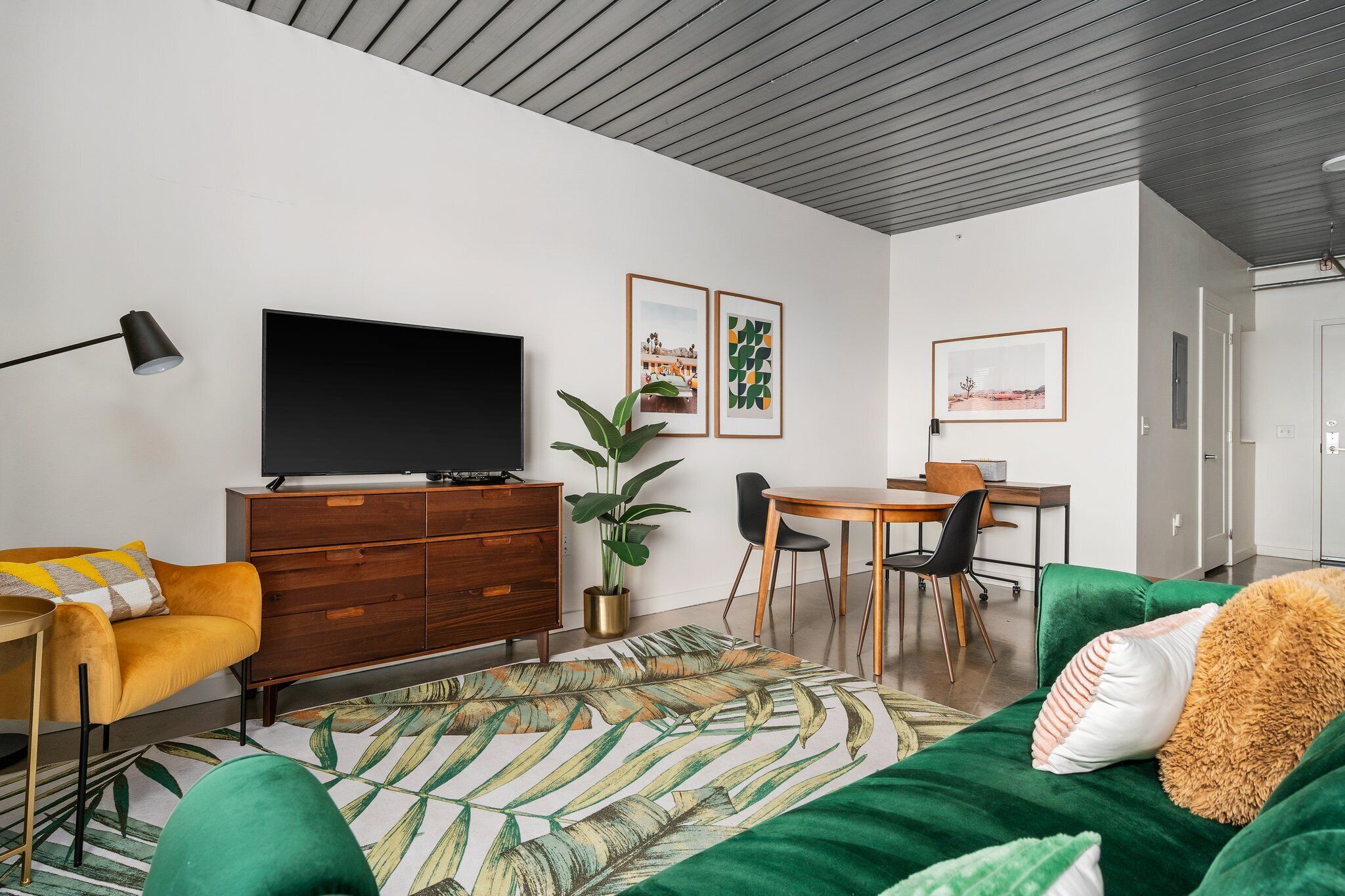 Lodgeur | Trendy & chill studio loft | Midtown