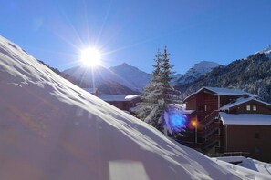 Exterior - 350m from resort center, 4th floor, balcony, ski locker, 32m², Méribel-Mottaret (Méribel - Les Allues)