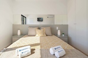 1 bedroom, iron/ironing board, travel cot, WiFi