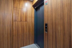 Interior - Bright & Luxurious Flat w/ Balcony by HostWise (Porto)