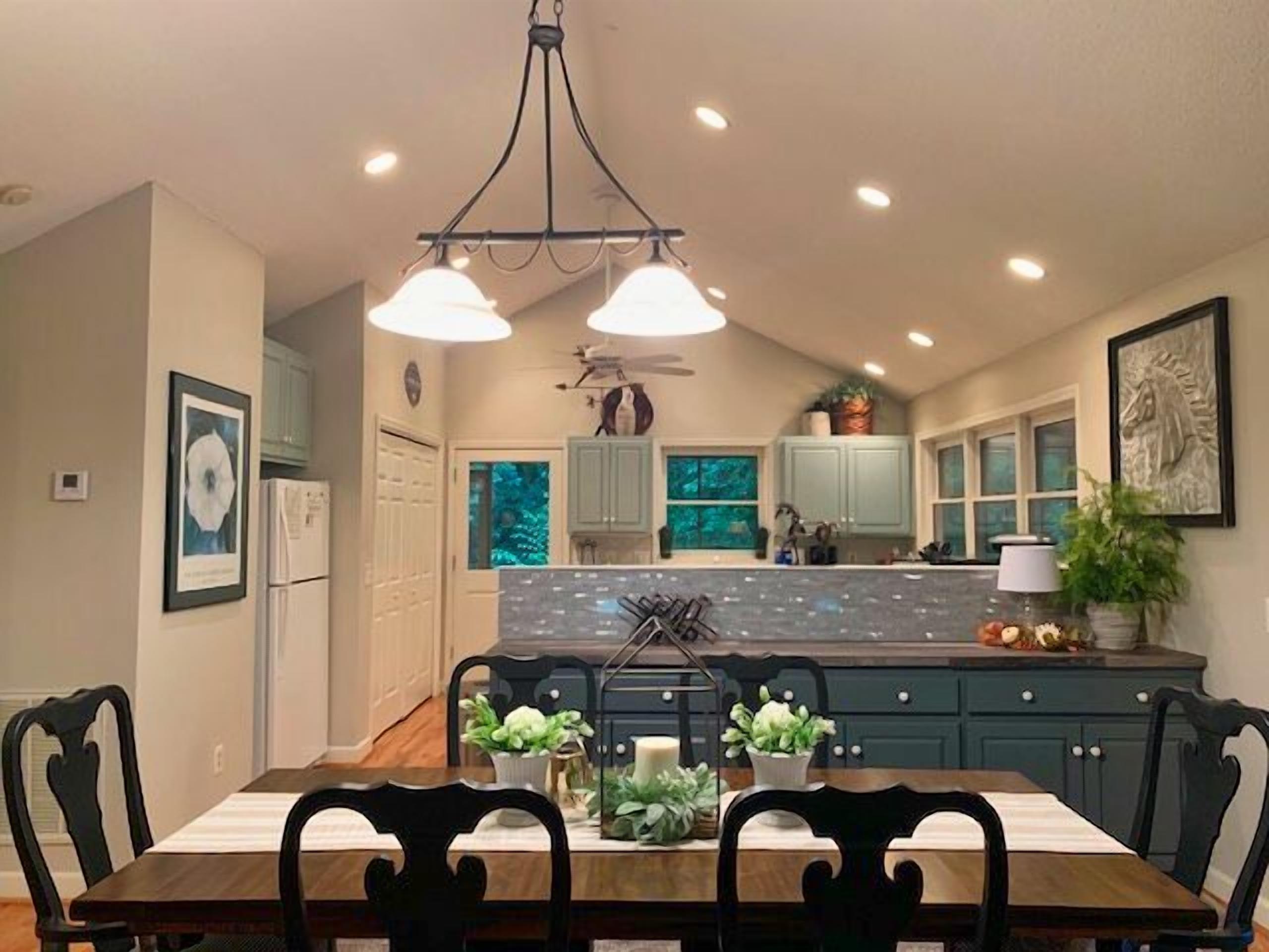 Romantic Cabin,Fireplace,Screened Porch,WiFi