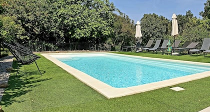 T3 with pool 2mn from the beach