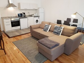 TV - Apartment (Lisboa)