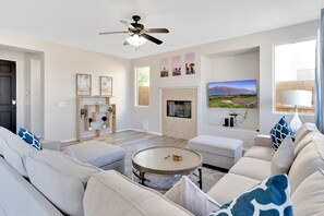 Smart TV, fireplace