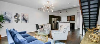 Condo in Midtown. One block from downtown. Minutes from Texas Medical Center 