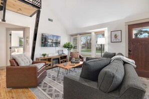 Fernseher, Kamin, Arbeitsbereiche