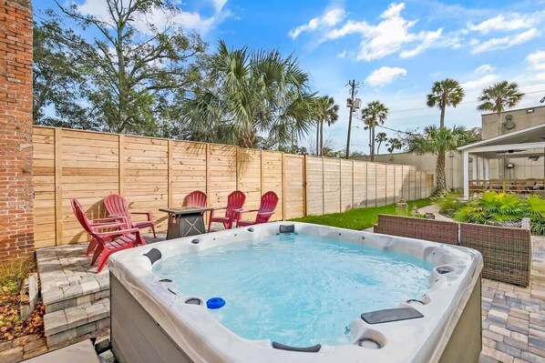 Unclassified image, 1 of 85, button