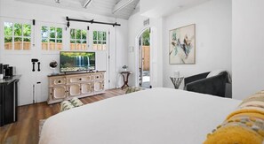 7 habitaciones, tabla de planchar con plancha, cuna de viaje y wifi 