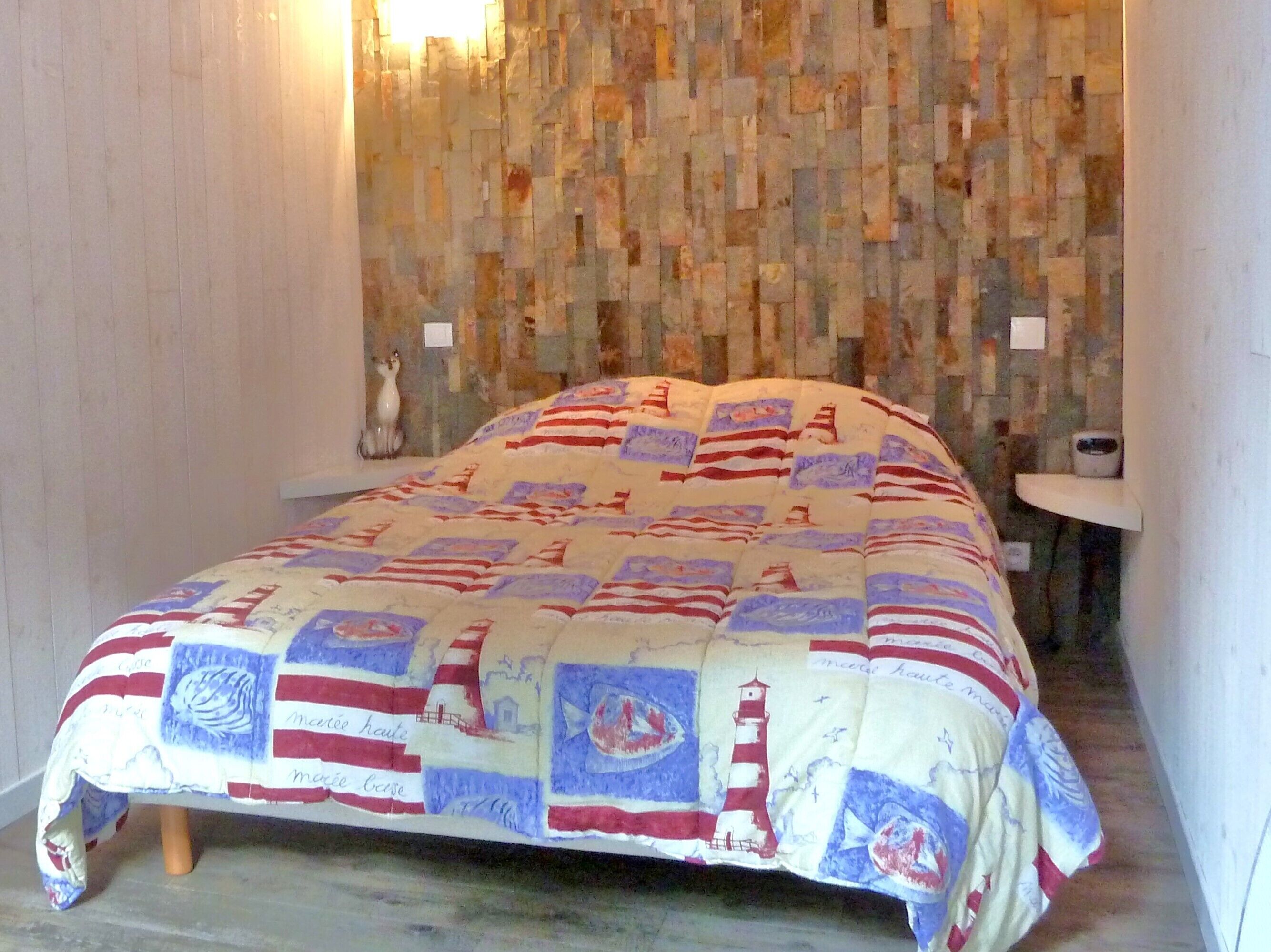 Large bright apartment, 3 bedrooms, sleeps 8 100m2