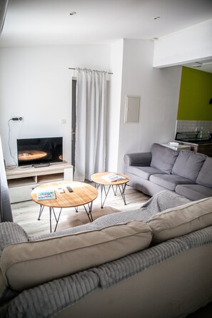 Standard Apartment | Living area