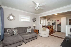 TV, DVD-spiller og kontorer