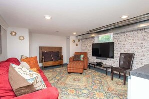 TV, DVD-spiller og kontorer