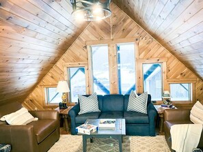 Smart TV, chimenea y impresora